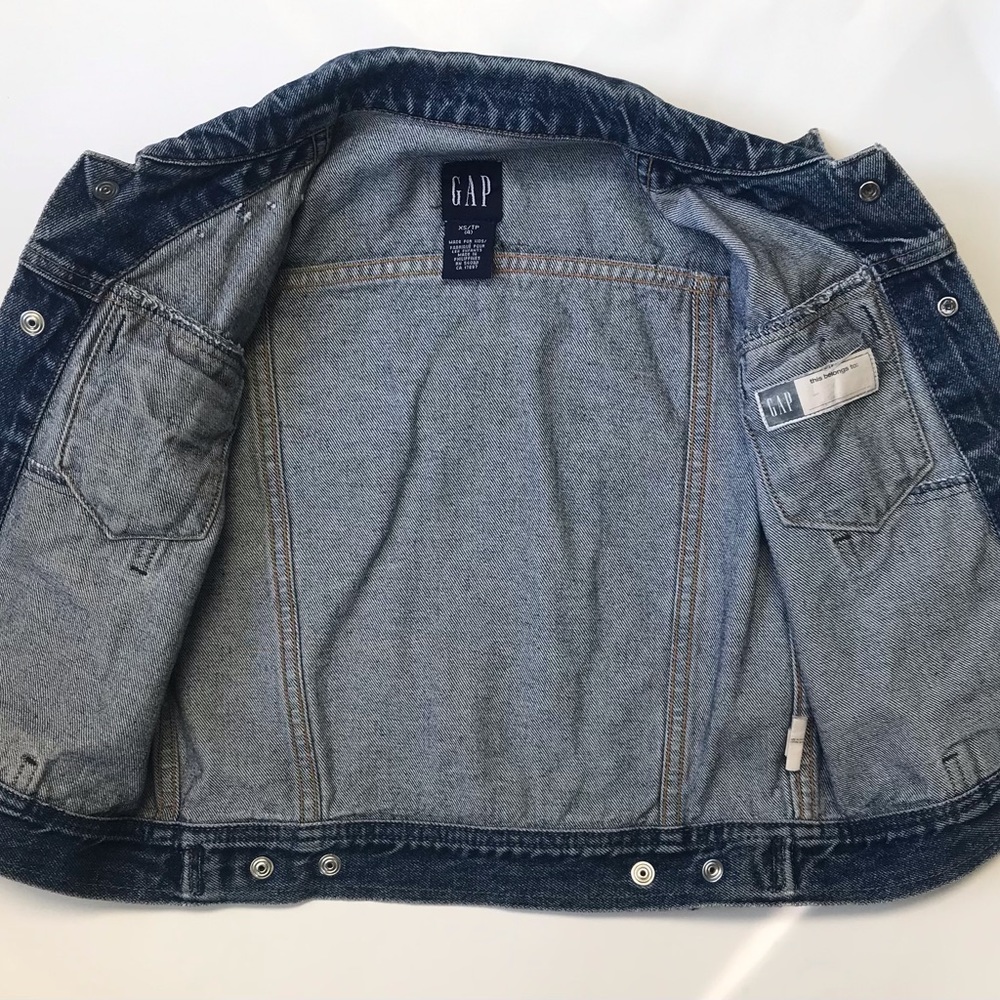 Vintage Gap Jean Jacket, Size 4 (XS). - Picture 2 of 6